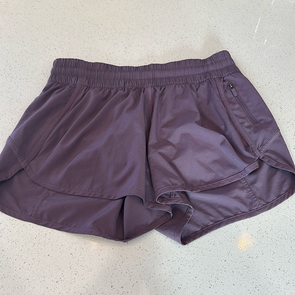 Lululemon women’s running short 6
